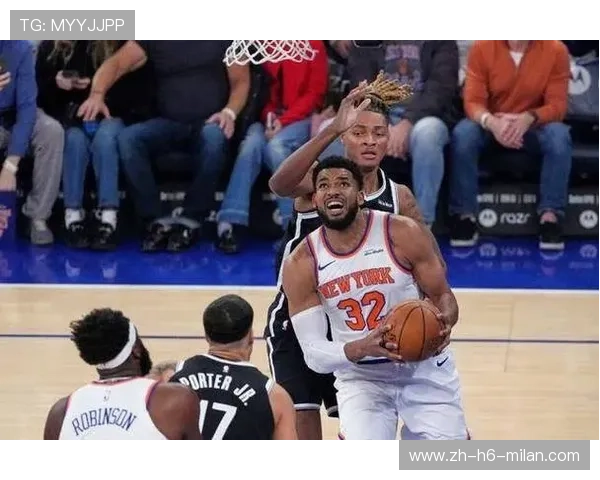 唐斯低位单打篮板，尼克斯内线核心展现：场上洞察与训练场升级的完整解码